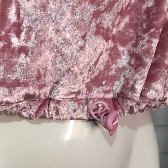 short sleeve crushed velvet graphic top - Picture 5 of 6